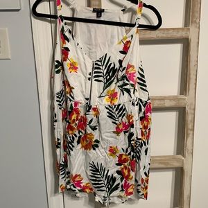 Torrid White Floral tank top